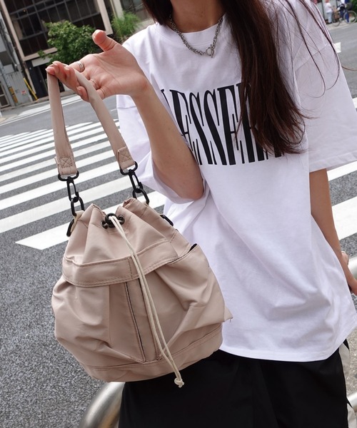 CORNERS(コーナーズ)の「2wayドローストリングナイロンバッグ(ショルダーバッグ・レディース・ブラック/ベージュ/カーキ/アイボリー/ライトグレー/ベージュ系その他・FREE)」の20枚目の写真