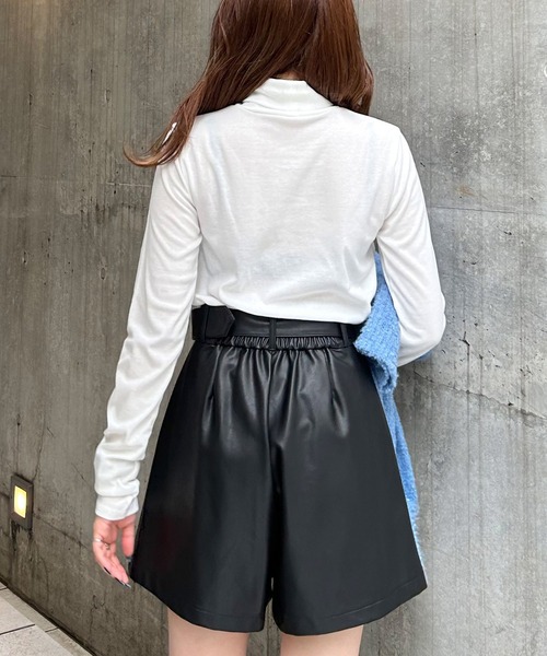 INGNI（イング）の「胸刺しゅうロゴカットタートルトップス（Tシャツ/カットソー・レディース・ブラック/その他/オフホワイト/グレー・M）」の7枚目の写真