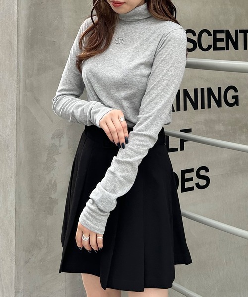 INGNI（イング）の「胸刺しゅうロゴカットタートルトップス（Tシャツ/カットソー・レディース・ブラック/その他/オフホワイト/グレー・M）」の16枚目の写真