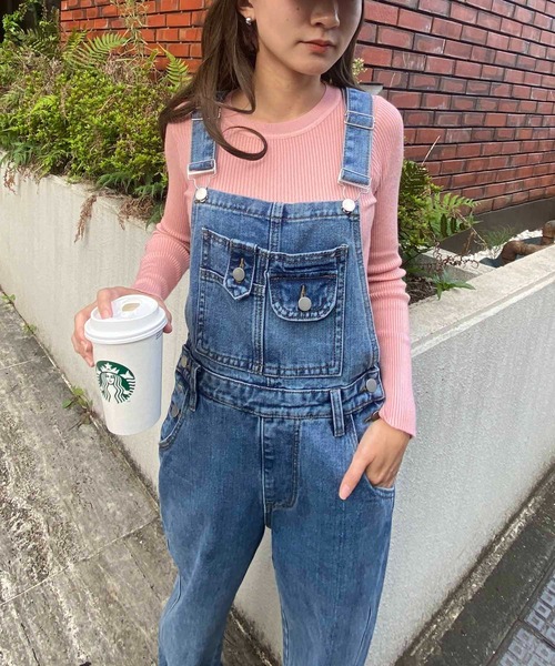 NANEA(ナネア)の「スリット入りデニムサロペット(サロペット/オーバーオール・レディース・ブルー・MEDIUM/SMALL/LARGE)」の4枚目の写真