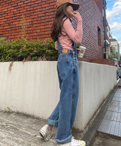 NANEA(ナネア)の「スリット入りデニムサロペット(サロペット/オーバーオール・レディース・ブルー・MEDIUM/SMALL/LARGE)」の11枚目の写真