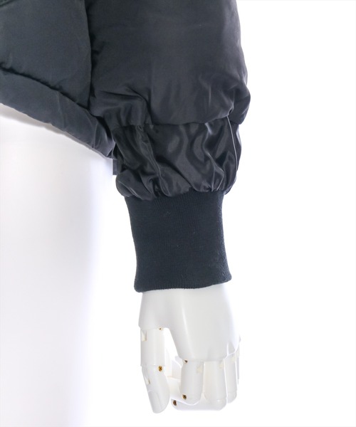 clear（クリア）の「ショート丈中綿ダウン（MA-1・レディース・ブラック/オフホワイト・F）」の12枚目の写真