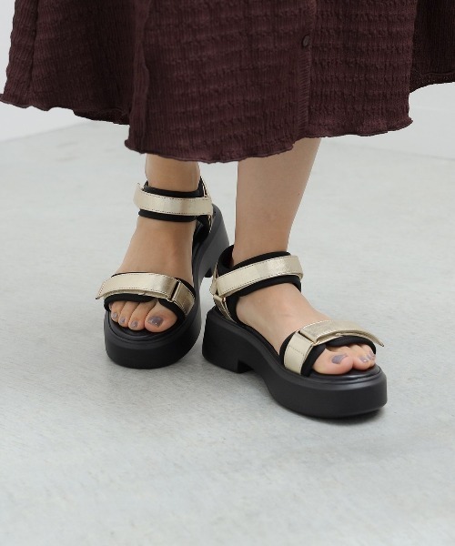 BEAMS HEART(ビームスハート)の「BEAMS HEART / 厚底 スポーツサンダル(サンダル・レディース・シルバー/ブラック/ゴールド・LARGE/MEDIUM/SMALL)」の3枚目の写真