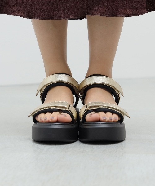 BEAMS HEART(ビームスハート)の「BEAMS HEART / 厚底 スポーツサンダル(サンダル・レディース・シルバー/ブラック/ゴールド・LARGE/MEDIUM/SMALL)」の7枚目の写真