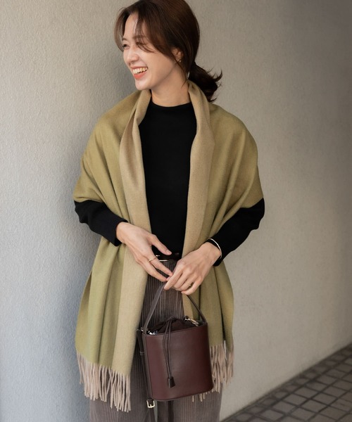 URBAN RESEARCH DOORS（アーバンリサーチドアーズ）の「リバーシブルストール（ストール/ショール・レディース・グリーン系その他/グレー系その他/ベージュ系その他・ONE）」の8枚目の写真