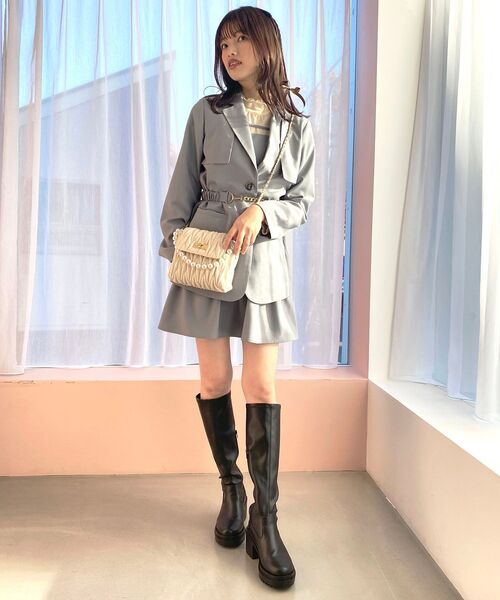 MAJESTIC LEGON(マジェスティックレゴン)の「パールチェーンキルティングバッグ(ショルダーバッグ・レディース・グレイッシュベージュ/ブラック/アイボリー・FREE)」の6枚目の写真
