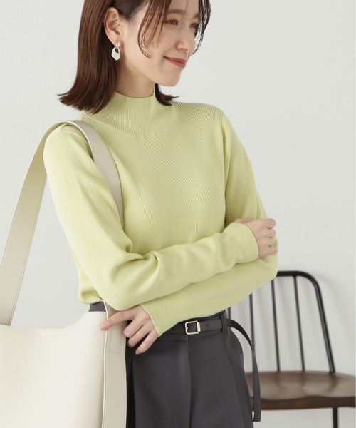 N.(N. Natural Beauty Basic)(エヌエヌナチュラルビューティーベーシック)の「◆リブハイネックコンパクトニット(ニット/セーター・レディース・イエロー/グレー/オフホワイト・MEDIUM)」の3枚目の写真