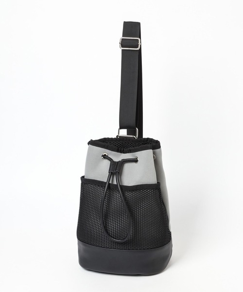 LAKOLE(ラコレ)の「ネオプレン2WAYミニショルダー / 996076(ショルダーバッグ・レディース・ライトグレー/オフホワイト/ブラック・FREE)」の4枚目の写真