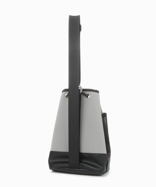 LAKOLE(ラコレ)の「ネオプレン2WAYミニショルダー / 996076(ショルダーバッグ・レディース・ライトグレー/オフホワイト/ブラック・FREE)」の5枚目の写真