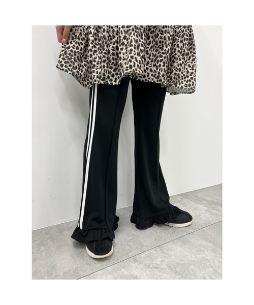 WC(ダブル シー)の「2ラインフリルフレアパンツ(その他パンツ・レディース・ブラック/グレー/ピンク・FREE)」の7枚目の写真