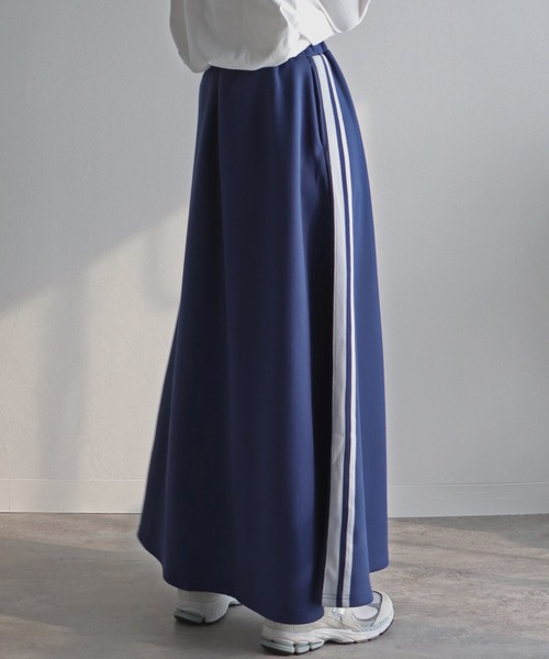 COURO（コウロ）の「ダンボールニットサイドラインスカート（スカート・レディース・ブラック/ホワイト/ネイビー・L/M）」の8枚目の写真