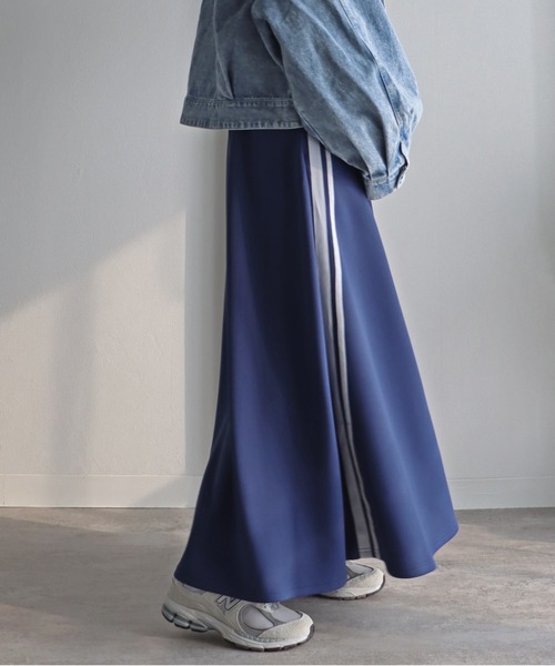 COURO（コウロ）の「ダンボールニットサイドラインスカート（スカート・レディース・ブラック/ホワイト/ネイビー・L/M）」の9枚目の写真