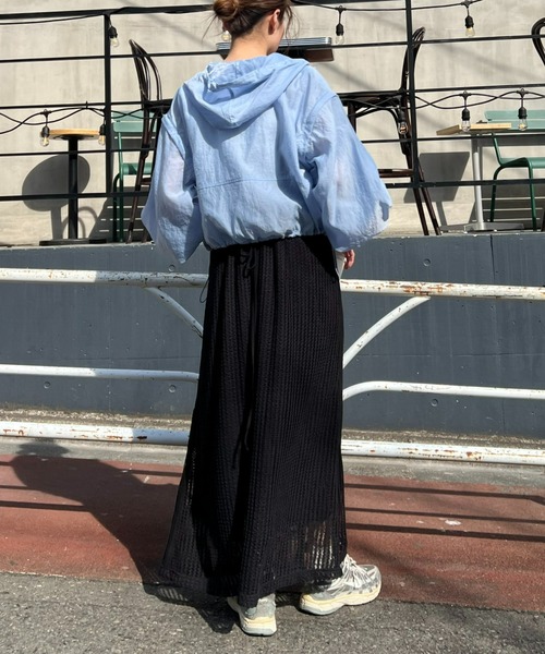 CIAOPANIC TYPY（チャオパニックティピー）の「【マルチウェイ】クロップド丈光沢シアーナイロンアノラック（ナイロンジャケット・レディース・ブラック/ベージュ/ホワイト/サックスブルー・ONE SIZE）」の19枚目の写真