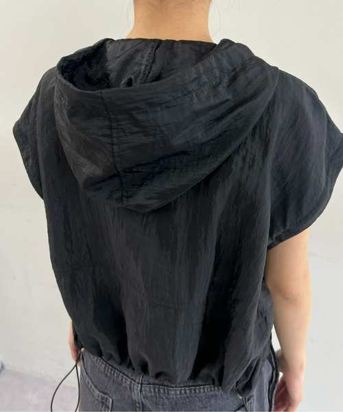 CIAOPANIC TYPY（チャオパニックティピー）の「【マルチウェイ】クロップド丈光沢シアーナイロンアノラック（ナイロンジャケット・レディース・ブラック/ベージュ/ホワイト/サックスブルー・ONE SIZE）」の8枚目の写真