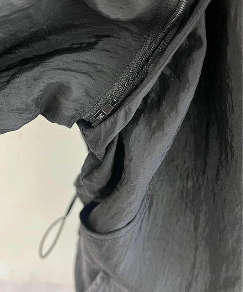 CIAOPANIC TYPY（チャオパニックティピー）の「【マルチウェイ】クロップド丈光沢シアーナイロンアノラック（ナイロンジャケット・レディース・ブラック/ベージュ/ホワイト/サックスブルー・ONE SIZE）」の9枚目の写真