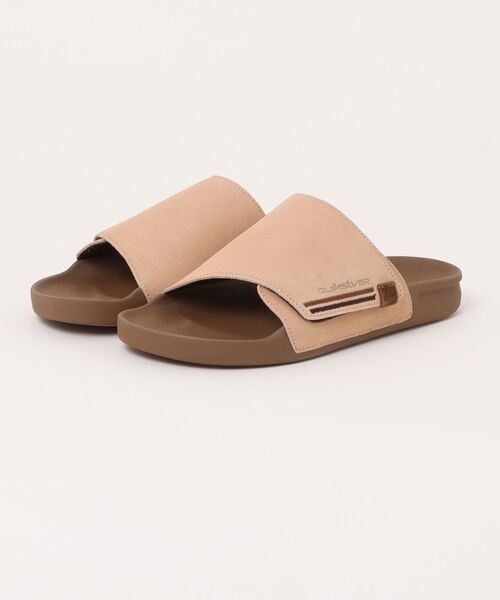 Quiksilver(クイックシルバー)の「RIVI SUEDE/クイックシルバースライドサンダル(サンダル・メンズ・ブラック/ブラウン/ベージュ・25cm/26cm/27cm/28cm)」の1枚目の写真