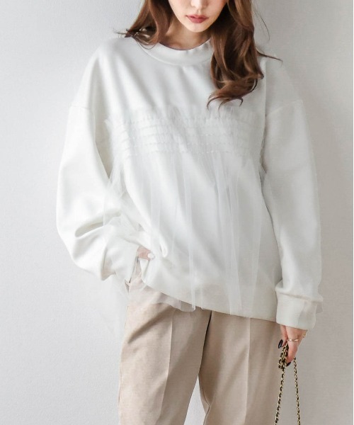 AMELY(エミリー)の「チュールドッキングプルオーバー(シャツ/ブラウス・レディース・ブラック/グレイッシュベージュ/ホワイト・フリー)」の4枚目の写真