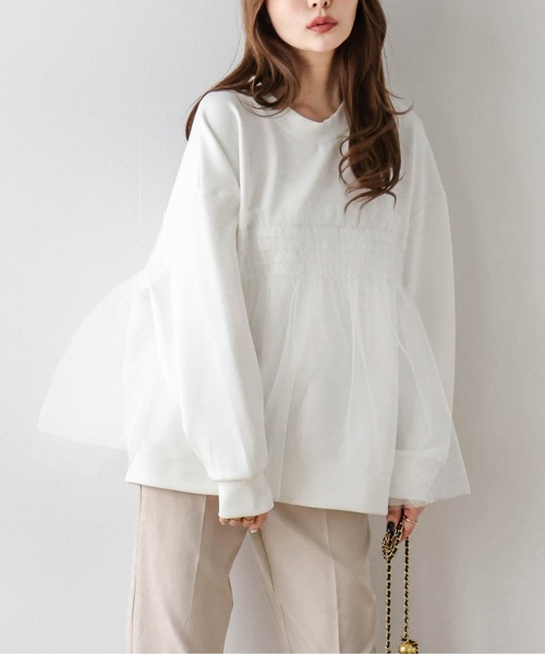 AMELY(エミリー)の「チュールドッキングプルオーバー(シャツ/ブラウス・レディース・ブラック/グレイッシュベージュ/ホワイト・フリー)」の5枚目の写真