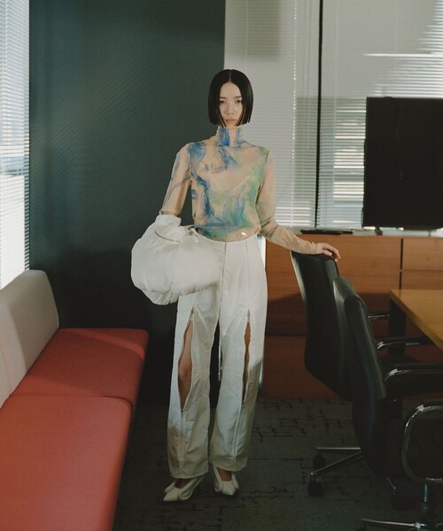 YOHEI OHNO（ヨウヘイオオノ）の「【YOHEI OHNO/ヨウヘイオオノ】《STUDIOUS別注》パデッドトラウザーパンツ（その他パンツ・レディース・ホワイト/ブラック・36/38）」の19枚目の写真