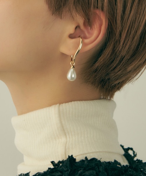 GOLDY(ゴールディ)の「スウィング ライン パール イヤーカフ(イヤーカフ・レディース・ゴールド/シルバー系その他/ゴールド系その他/シルバー・FREE)」の1枚目の写真