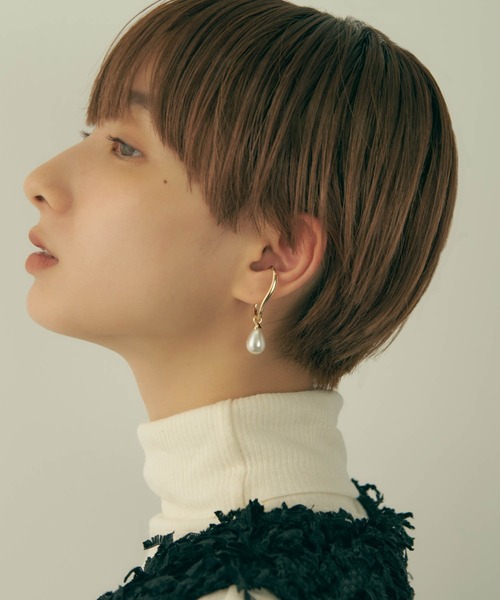 GOLDY(ゴールディ)の「スウィング ライン パール イヤーカフ(イヤーカフ・レディース・ゴールド/シルバー系その他/ゴールド系その他/シルバー・FREE)」の10枚目の写真