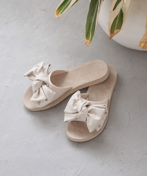 LOWRYS FARM（ローリーズファーム）の「リボンサンダル 130138（サンダル・レディース・シルバー/ブラック/アイボリー・MEDIUM/LARGE）」の2枚目の写真