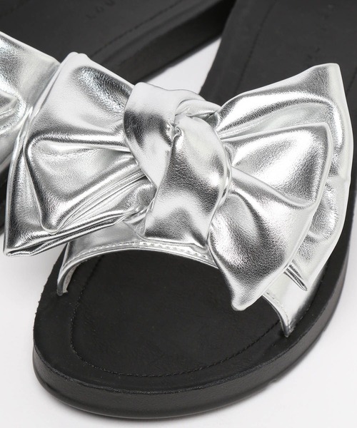 LOWRYS FARM（ローリーズファーム）の「リボンサンダル 130138（サンダル・レディース・シルバー/ブラック/アイボリー・MEDIUM/LARGE）」の16枚目の写真