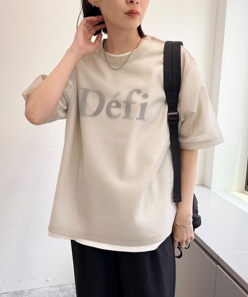 fredy emue（フレディエミュ）の「シアーダンボールトップス（Tシャツ/カットソー・レディース・グレイッシュベージュ/ブラック/グレイッシュブルー・38）」の3枚目の写真