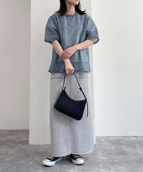 fredy emue（フレディエミュ）の「シアーダンボールトップス（Tシャツ/カットソー・レディース・グレイッシュベージュ/ブラック/グレイッシュブルー・38）」の5枚目の写真