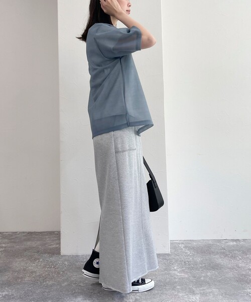 fredy emue（フレディエミュ）の「シアーダンボールトップス（Tシャツ/カットソー・レディース・グレイッシュベージュ/ブラック/グレイッシュブルー・38）」の8枚目の写真