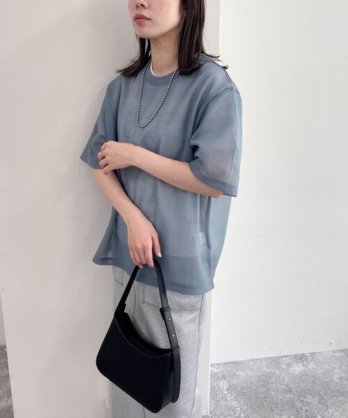 fredy emue（フレディエミュ）の「シアーダンボールトップス（Tシャツ/カットソー・レディース・グレイッシュベージュ/ブラック/グレイッシュブルー・38）」の11枚目の写真