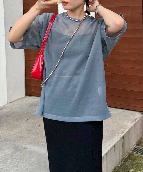 fredy emue（フレディエミュ）の「シアーダンボールトップス（Tシャツ/カットソー・レディース・グレイッシュベージュ/ブラック/グレイッシュブルー・38）」の20枚目の写真