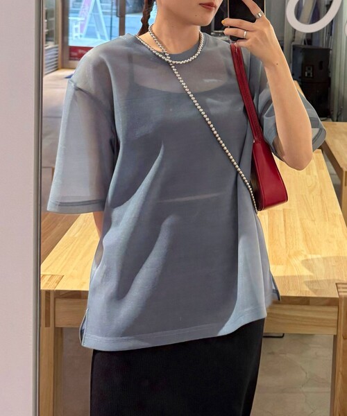 fredy emue（フレディエミュ）の「シアーダンボールトップス（Tシャツ/カットソー・レディース・グレイッシュベージュ/ブラック/グレイッシュブルー・38）」の21枚目の写真