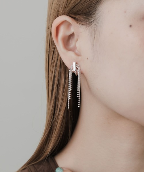 SMELLY（スメリー）の「メタルスクエアボールチェーンイヤリング（イヤリング・レディース・シルバー・-）」の3枚目の写真