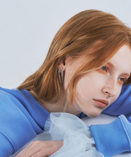 SMELLY（スメリー）の「メタルスクエアボールチェーンイヤリング（イヤリング・レディース・シルバー・-）」の7枚目の写真