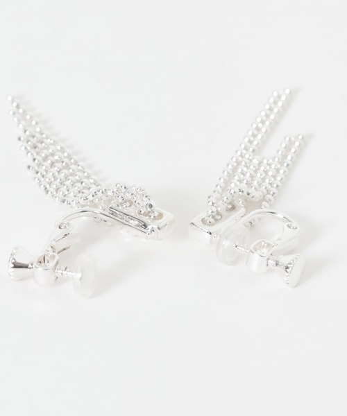 SMELLY（スメリー）の「メタルスクエアボールチェーンイヤリング（イヤリング・レディース・シルバー・-）」の8枚目の写真