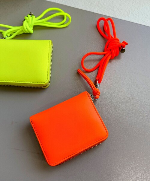 fredy emue(フレディエミュ)の「ストラップ付蛍光レザーウォレット(財布・レディース・オレンジ/イエロー/ライトグリーン/ピンク・FREE)」の5枚目の写真