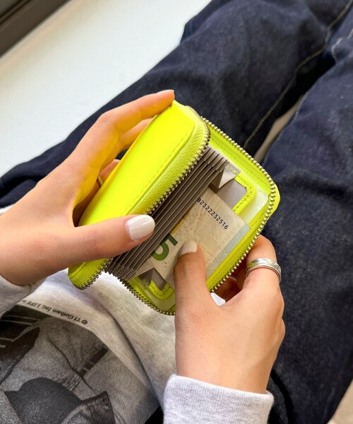 fredy emue(フレディエミュ)の「ストラップ付蛍光レザーウォレット(財布・レディース・オレンジ/イエロー/ライトグリーン/ピンク・FREE)」の12枚目の写真