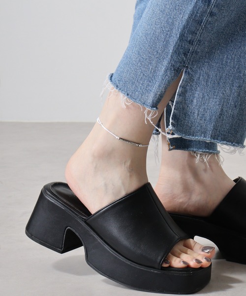 FUNALIVE（ファンアライブ）の「チャームアンクレット（アンクレット・メンズ・オレンジ系/イエロー系/ブルー系/ライトオレンジ系/レッド系3/レッド系2/レッド系1/ターコイズブルー系/ネイビー系3/ライトグリーン系3/ライトグリーン系2/ブラウン系2/ブラウン系1/ホワイト系/ネイビー系1/ライトグリーン系1/ダークグリーン系/ベージュ系2/ブラウン系4/ライトグレー系2/ブラック系3/ブラック系1/ネイビー系2/ベージュ系1/ブラウン系3/グレー系/ライトグレー系1/ブラック系4/ブラック系2・F）」の2枚目の写真