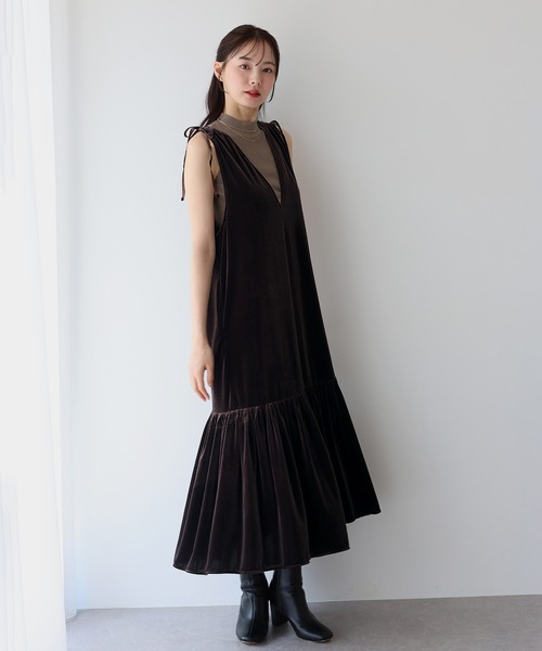 BLUEEAST（ブルーイースト）の「ベロアジャンパースカート（ジャンパースカート・レディース・ブラウン/ブラック/モカ・MEDIUM）」の2枚目の写真