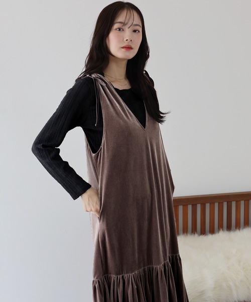 BLUEEAST（ブルーイースト）の「ベロアジャンパースカート（ジャンパースカート・レディース・ブラウン/ブラック/モカ・MEDIUM）」の4枚目の写真