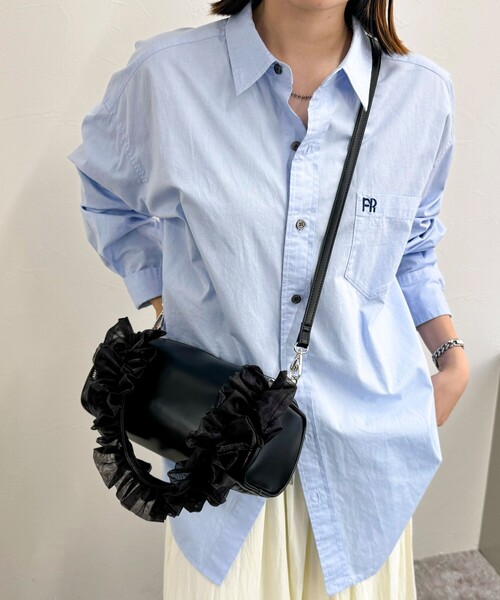 fredy emue（フレディエミュ）の「フリルハンドル横長ボックスショルダーバック（ショルダーバッグ・レディース・シルバー/ブラック・FREE）」の18枚目の写真