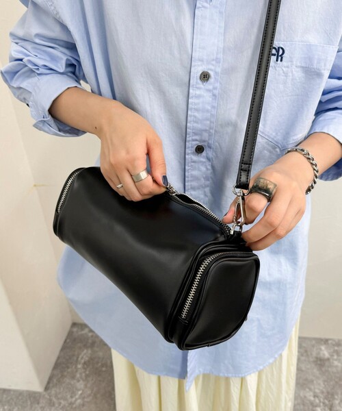 fredy emue（フレディエミュ）の「フリルハンドル横長ボックスショルダーバック（ショルダーバッグ・レディース・シルバー/ブラック・FREE）」の22枚目の写真