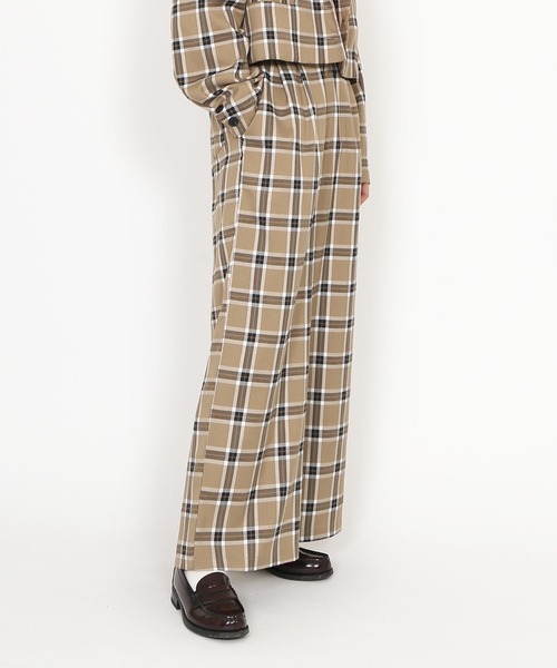 PUNYUS（プニュズ）の「2タックチェックワイドスラックス（スラックス・レディース・ベージュ/グレー・1/2/3/4）」の22枚目の写真