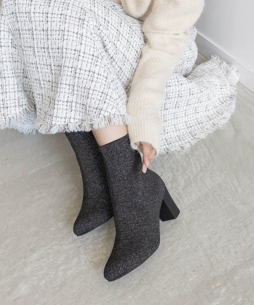 RANDA(ランダ)の「【SUSTAINABLE】ラメニットショートブーツ(ブーツ・レディース・グレイッシュベージュ/シルバー/ブラック・M/L/S/LL)」の2枚目の写真