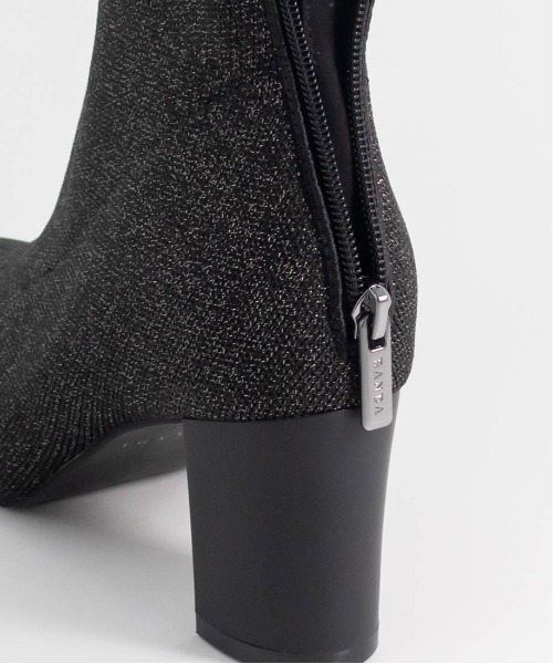 RANDA(ランダ)の「【SUSTAINABLE】ラメニットショートブーツ(ブーツ・レディース・グレイッシュベージュ/シルバー/ブラック・M/L/S/LL)」の4枚目の写真