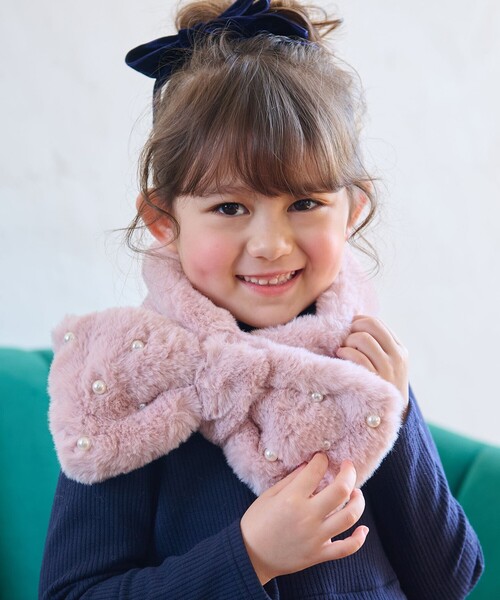 ANY（エニィ）の「パール×リボンファーマフラー（マフラー・キッズ・ピンク系/ホワイト系/ライラック系・F）」の3枚目の写真