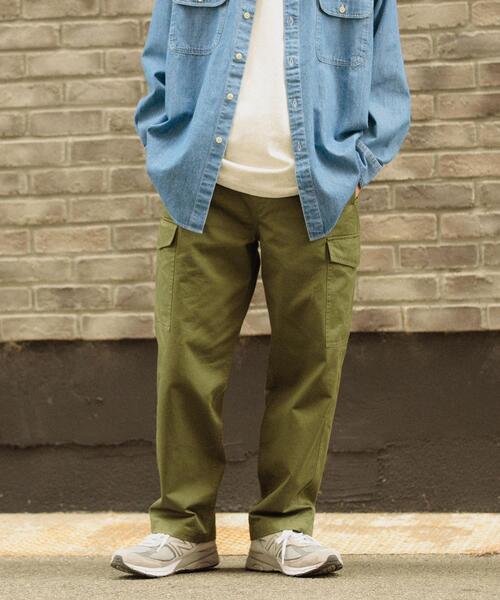 ITEMS URBANRESEARCH（アイテムズ アーバンリサーチ）の「ウォッシュドコットン カーゴパンツ（その他パンツ・メンズ・カーキ/ブラック・MEDIUM/LARGE）」の3枚目の写真