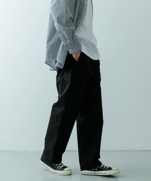 ITEMS URBANRESEARCH（アイテムズ アーバンリサーチ）の「ウォッシュドコットン カーゴパンツ（その他パンツ・メンズ・カーキ/ブラック・MEDIUM/LARGE）」の15枚目の写真