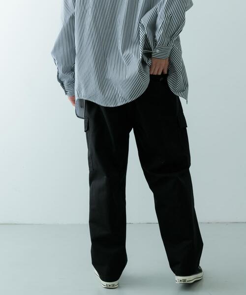 ITEMS URBANRESEARCH（アイテムズ アーバンリサーチ）の「ウォッシュドコットン カーゴパンツ（その他パンツ・メンズ・カーキ/ブラック・MEDIUM/LARGE）」の16枚目の写真